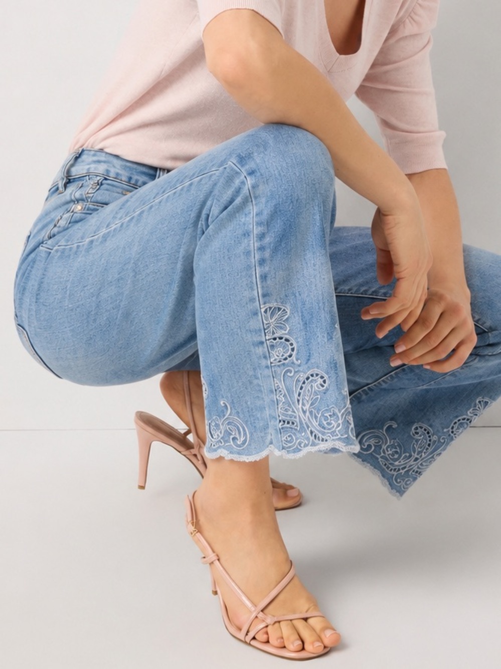 White House Black Market The Straight Denim Embroidered Jeans Raw Edge 4